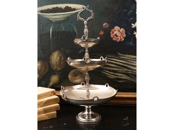 Multi-level silver stand, Brandimarte Florence  - Auction A florentine house. Between tradition and modernity Silvers - I - - Maison Bibelot - Casa d'Aste Firenze - Milano