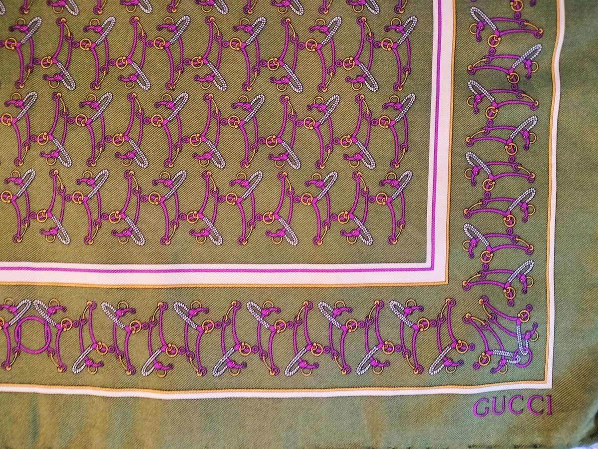 Gucci, Pochette in Seta