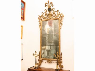 Specchiera con Cornice in Legno Intagliato e Dorato Facente Parte di una Coppia