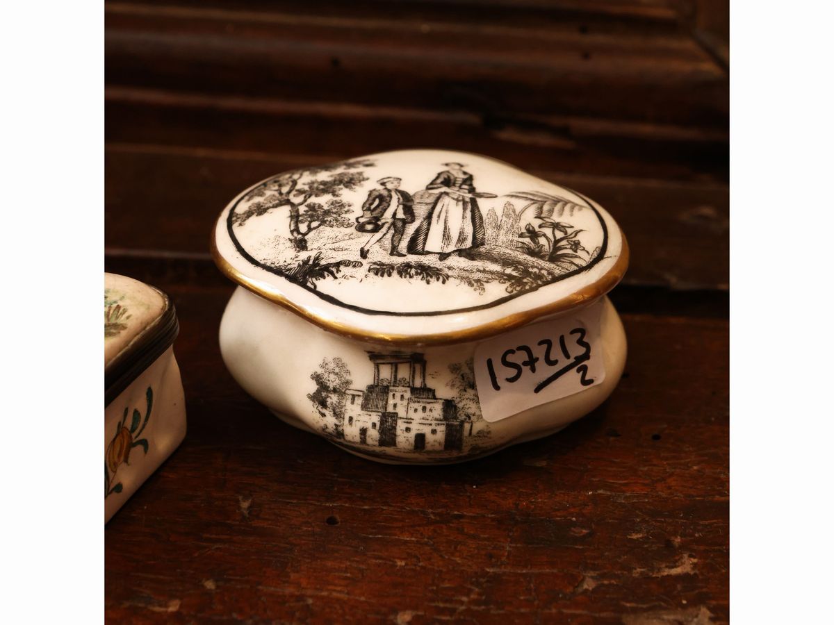 Due Tabacchiere in Ceramica