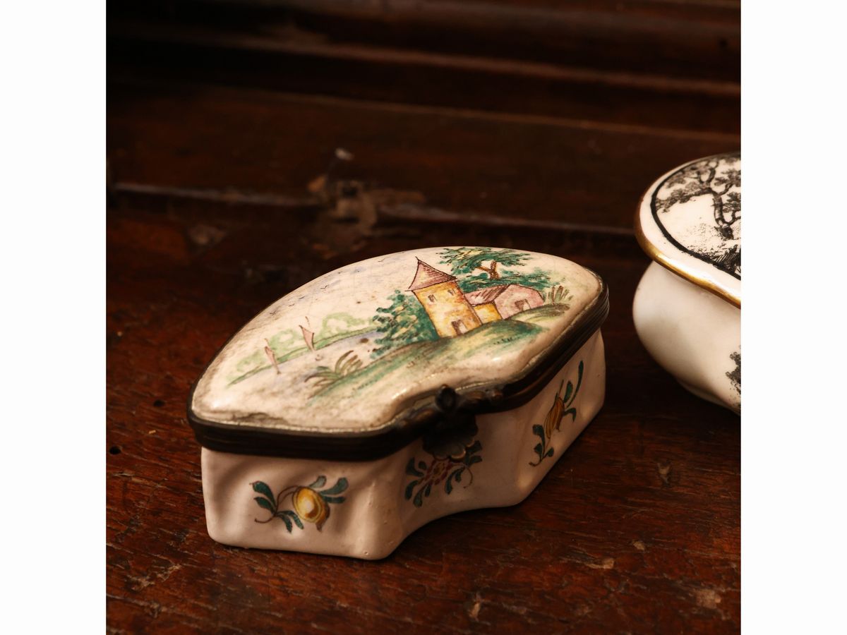 Due Tabacchiere in Ceramica