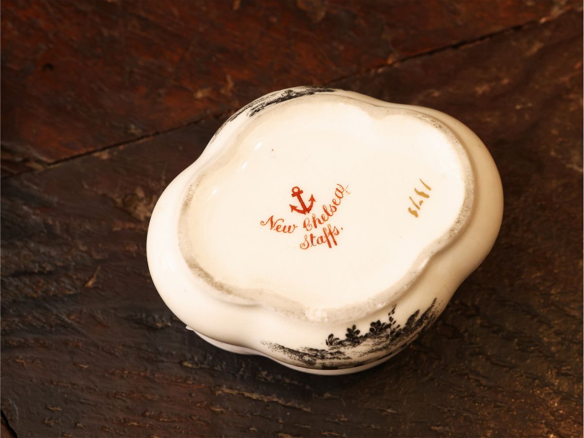 Due Tabacchiere in Ceramica