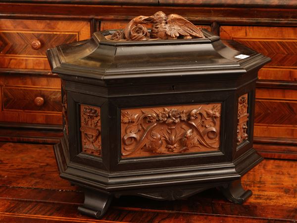 Casket in ebonized wood and boxwood, Florentine cabinetmaker from the second half of the 19th century