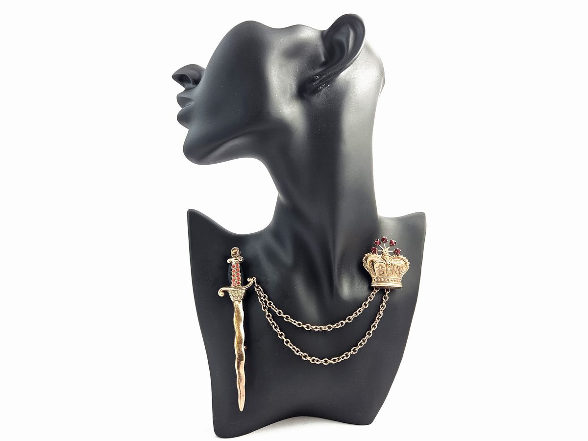 Spilla Chatelaine