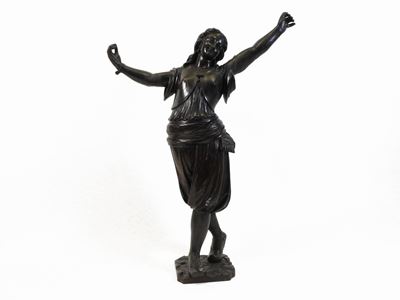 Coppia di Sculture Orientaliste in Legno Intagliato e Patinato