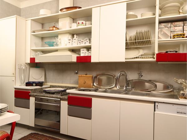 Modular kitchen in white laminate