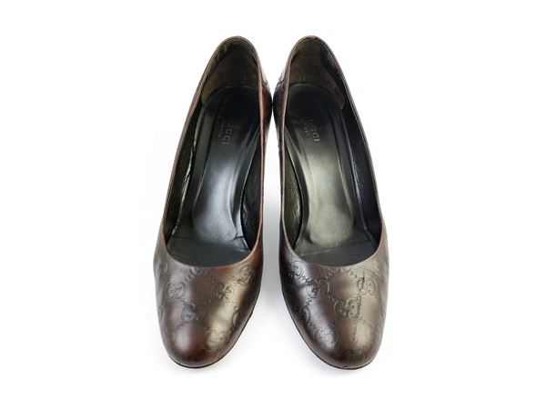 Gucci, GG brown leather pumps
