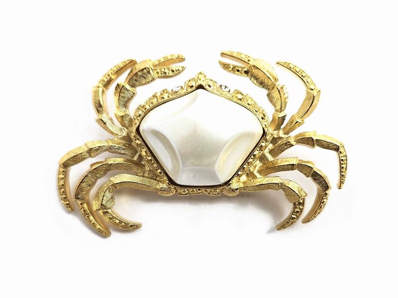 Trifari, Spilla "crab"