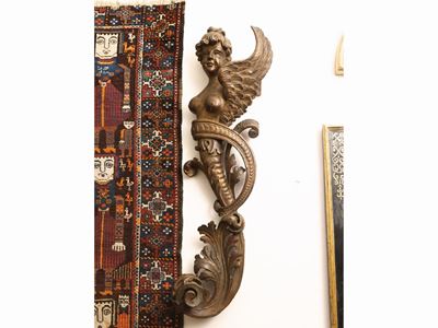 Coppia di Grandi Fregi Decorativi in Legno Intagliato e Dorato