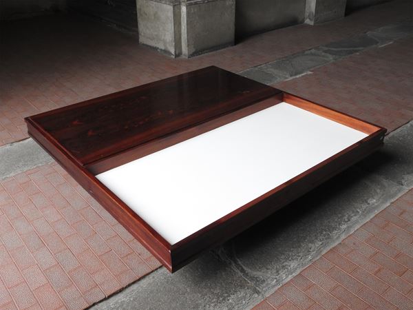 Tavolo basso in palissandro e laminato bianco, Gianfranco Frattini per Bernini