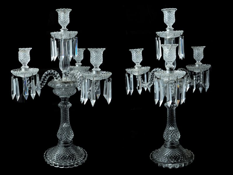 Coppia di Grandi Candelabri in Vetro Pressato