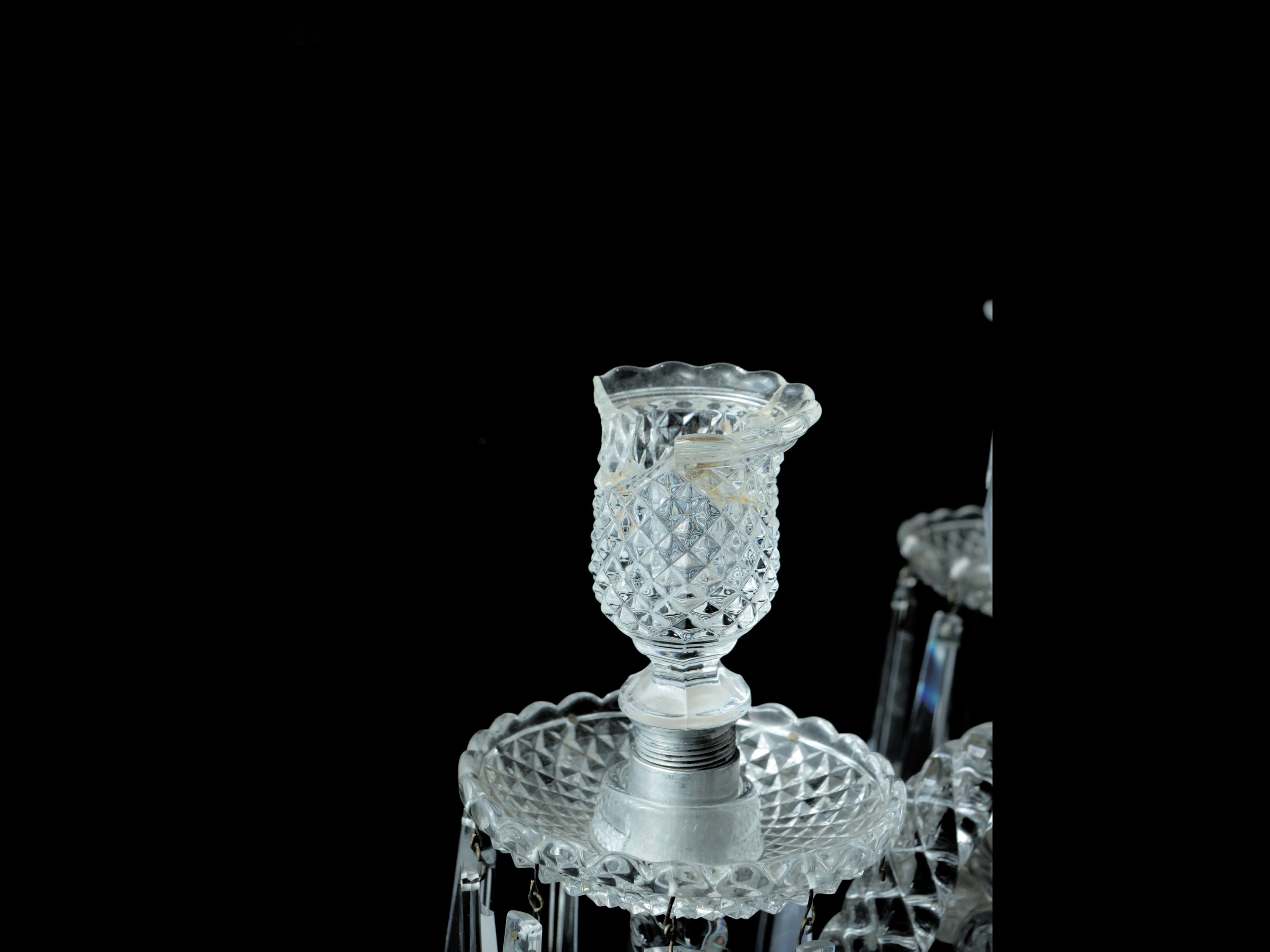 Coppia di Grandi Candelabri in Vetro Pressato