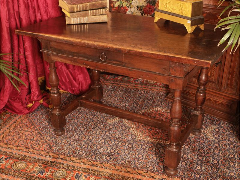 Tavolo in Noce