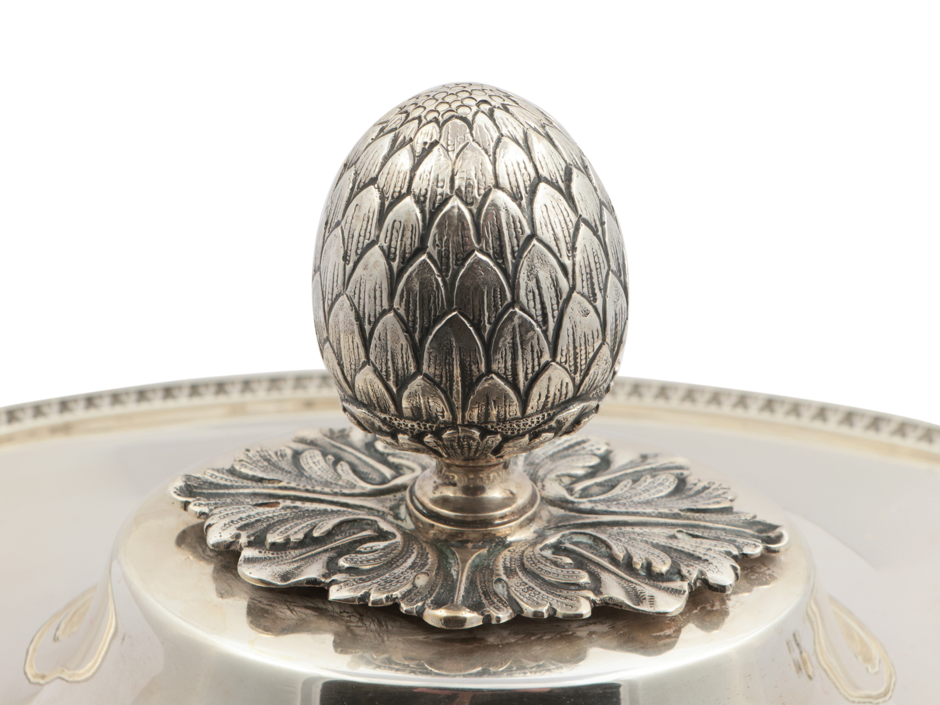 Grande zuppiera in argento in stile Impero