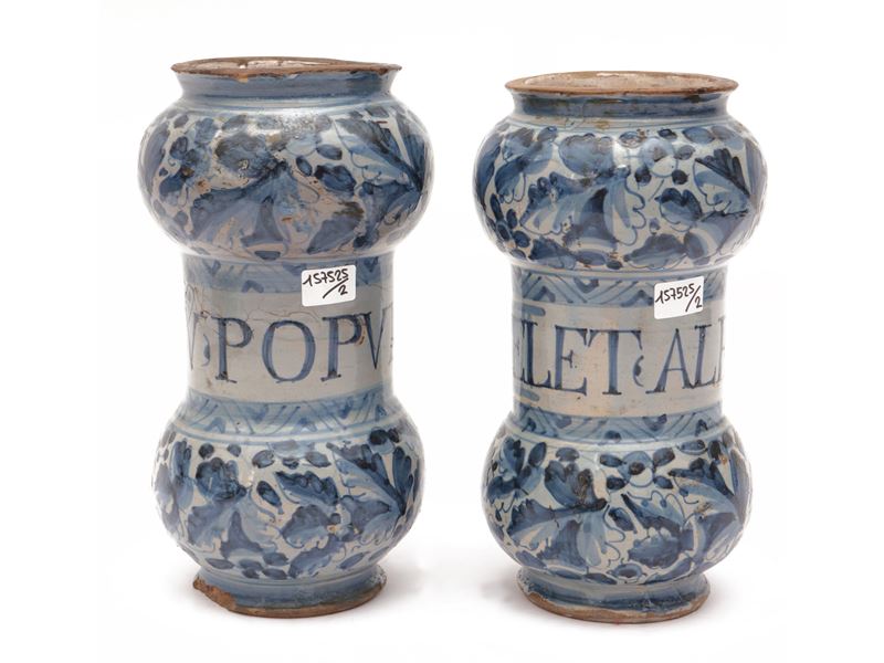 Coppia di Albarelli in Maiolica