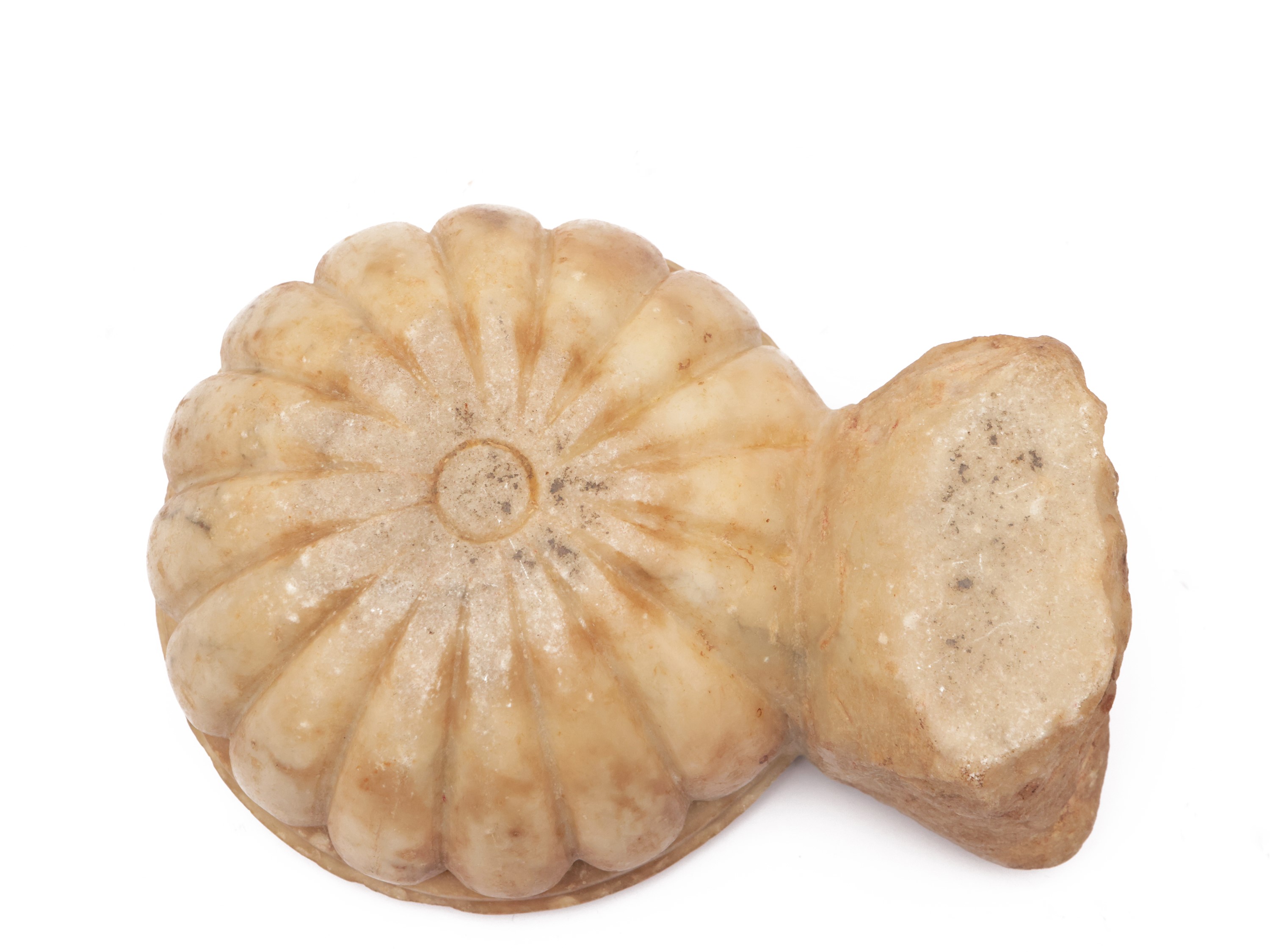 Piccola acquasantiera in marmo