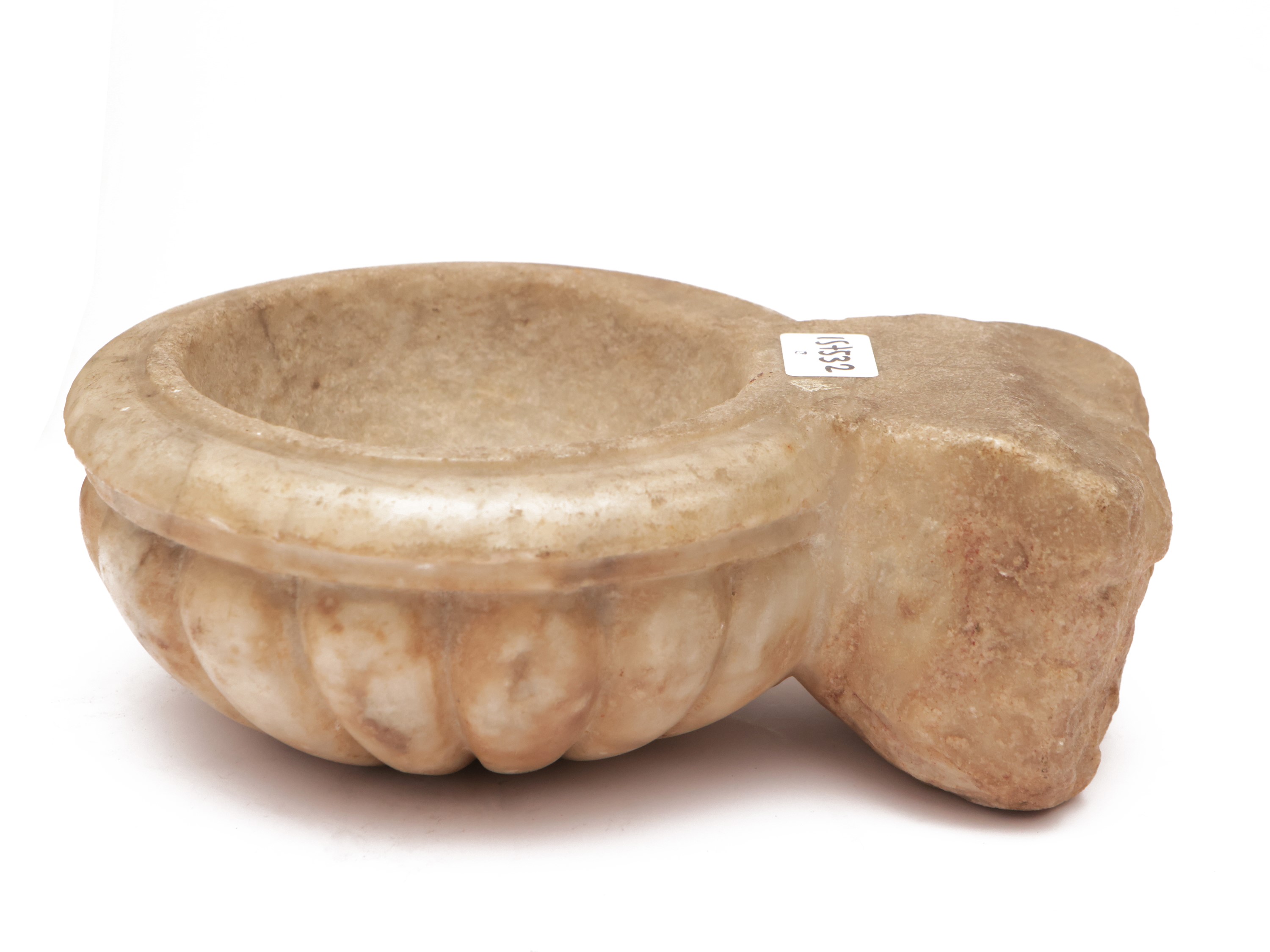 Piccola acquasantiera in marmo