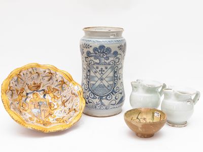 Assortimento di Maioliche