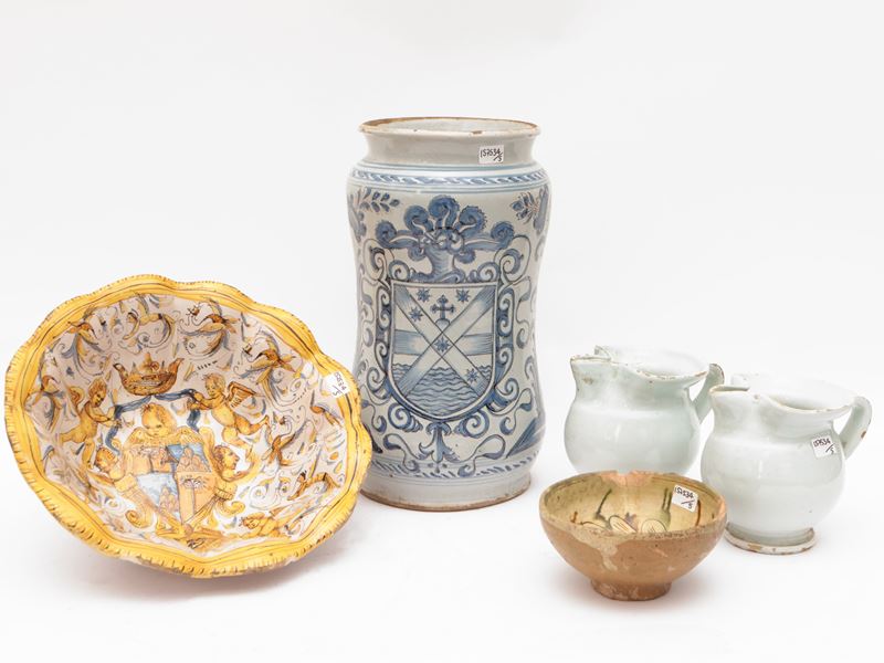 Assortimento di Maioliche