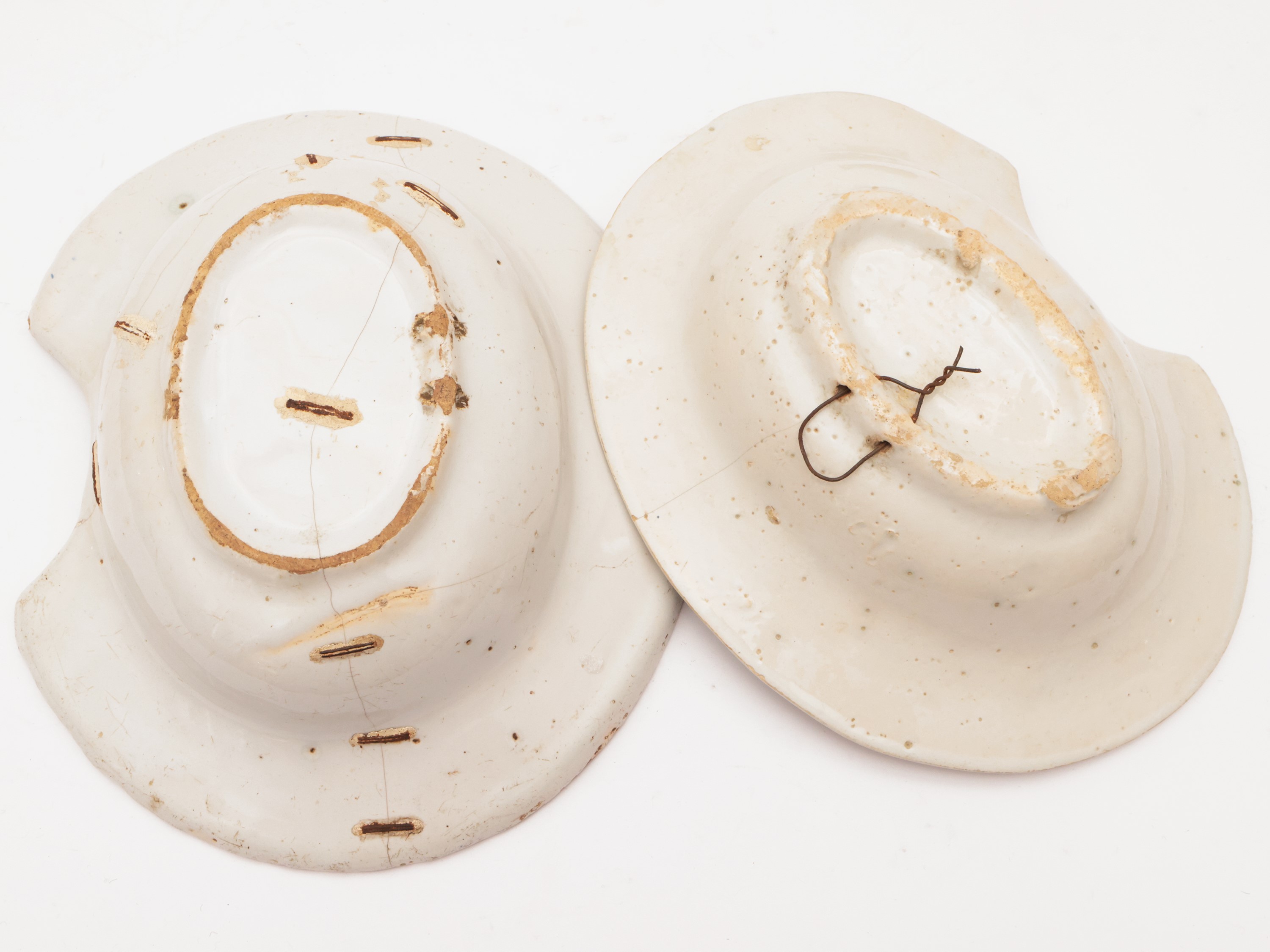 Due Ciotole da Barbiere in Ceramica