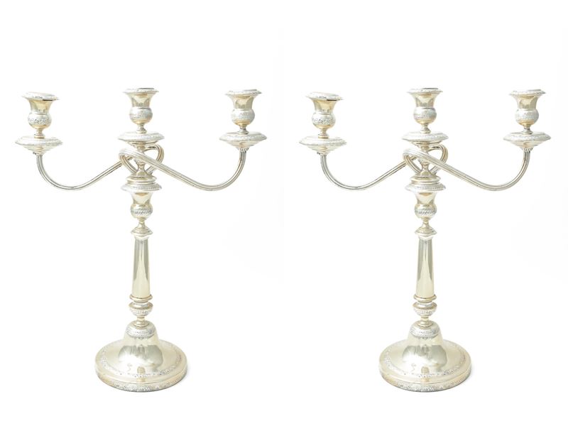 Coppia di candelabri in argento