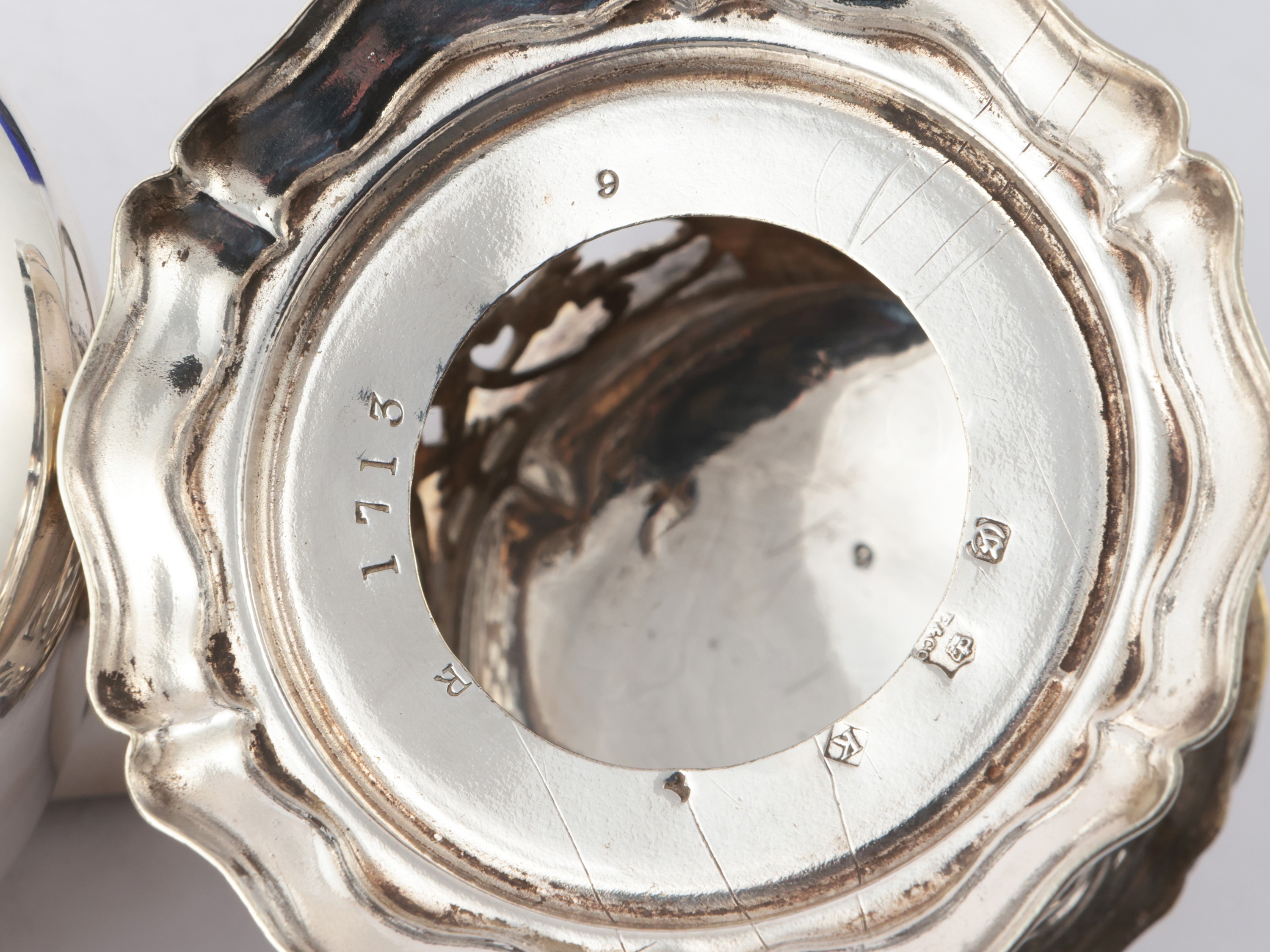 Due Curiosità D'epoca in Metallo Argentato