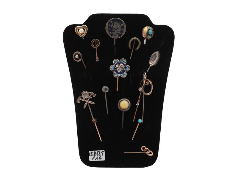 Assortimento di Sedici Spilloni D'epoca