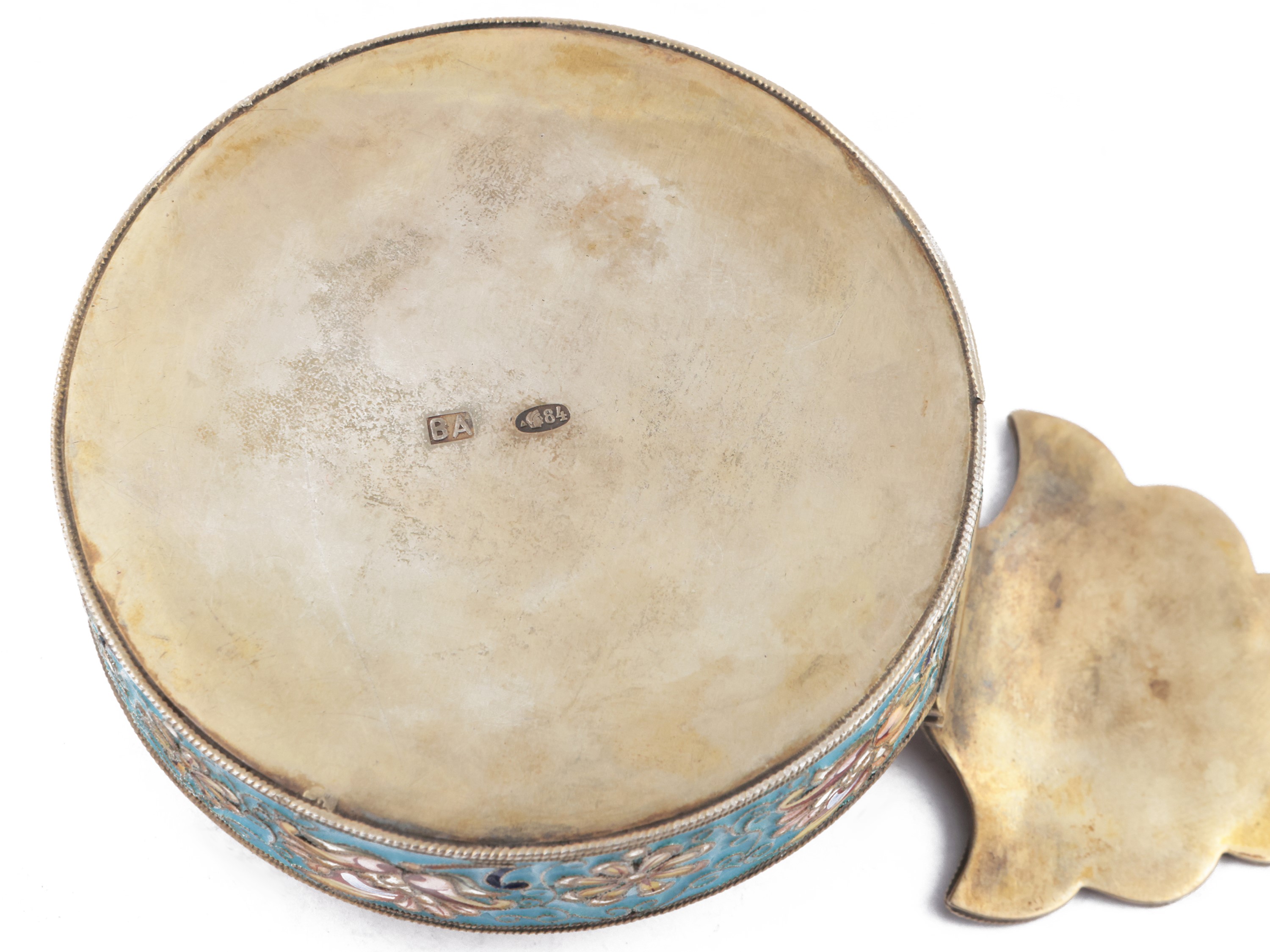 Kovsh in Argento e Smalti Cloisonné, Vasily Andreyev o Akimov, Mosca 1908-1917