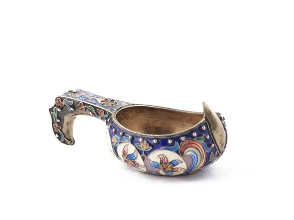 Small kovsh in silver and cloisonné enamel, St. Petersburg, late 19th century
