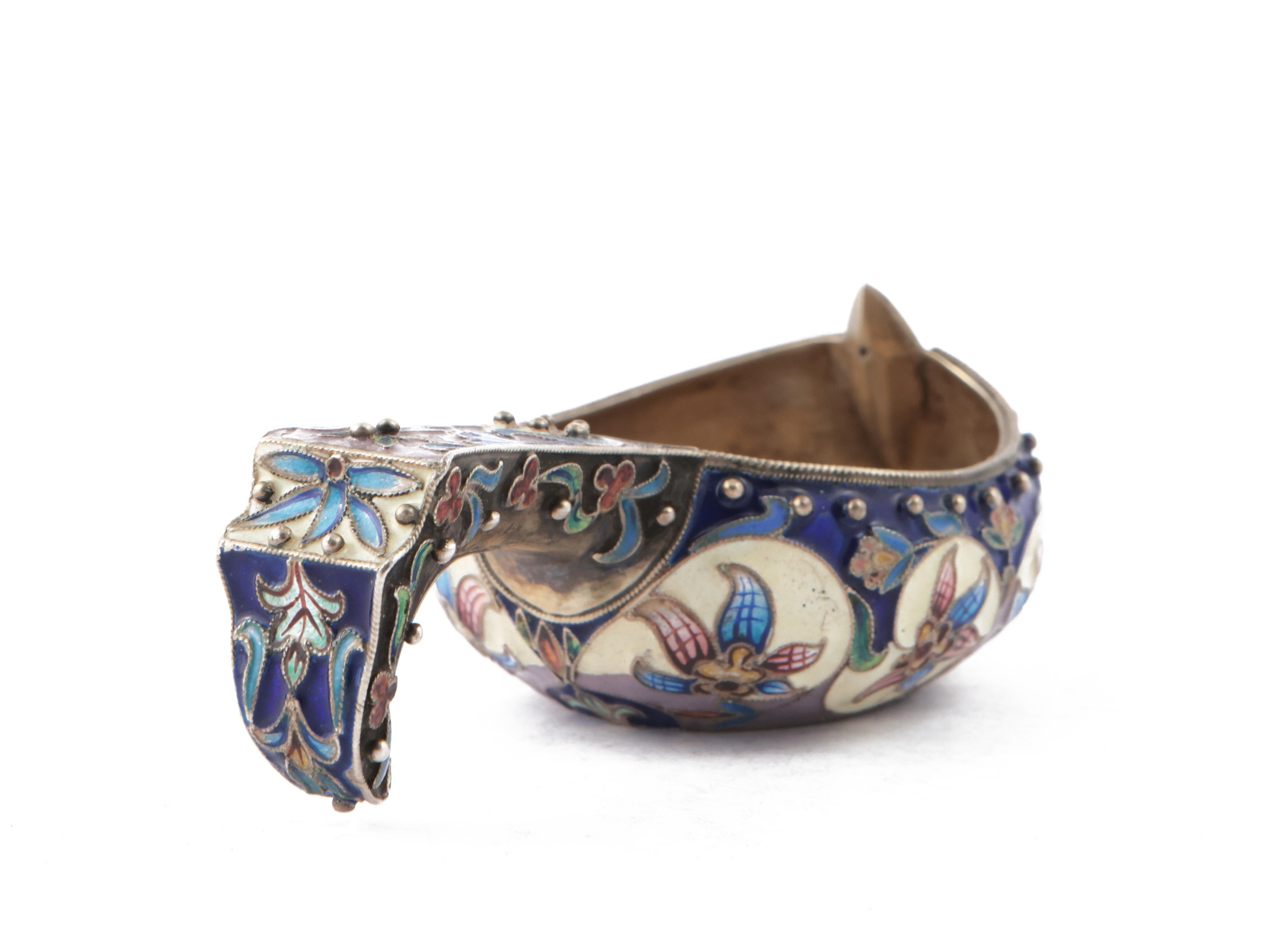 Piccolo Kovsh in Argento e Smalti Cloisonnè, San Pietroburgo, Fine del XIX Secolo