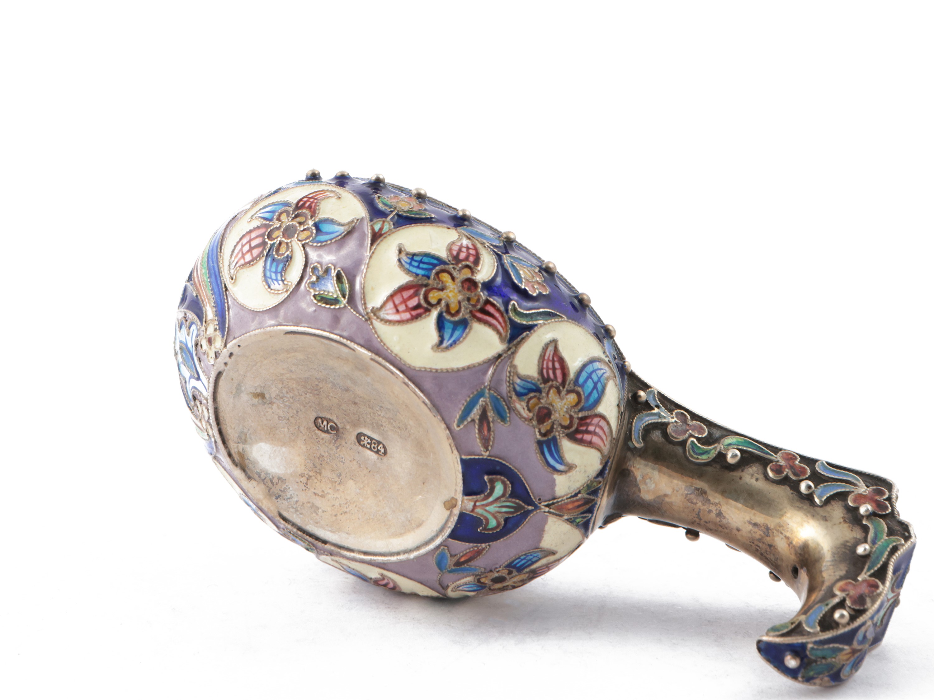 Piccolo Kovsh in Argento e Smalti Cloisonnè, San Pietroburgo, Fine del XIX Secolo