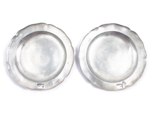 Pair of small silver plates, 19th century