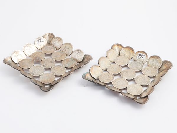 Pair of baskets made with 400 Reis coins, 1901