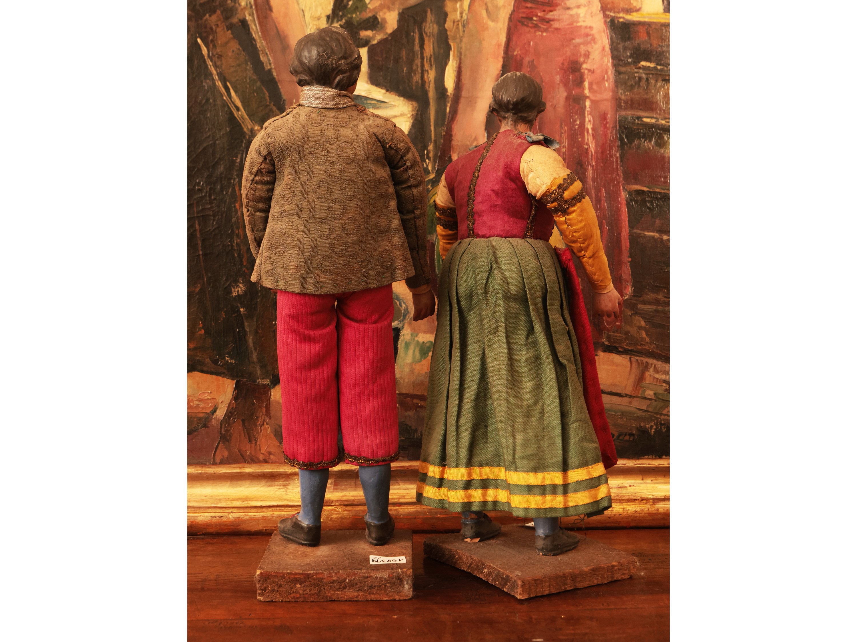 Tre Figure da Presepe in Legno e Tessuto