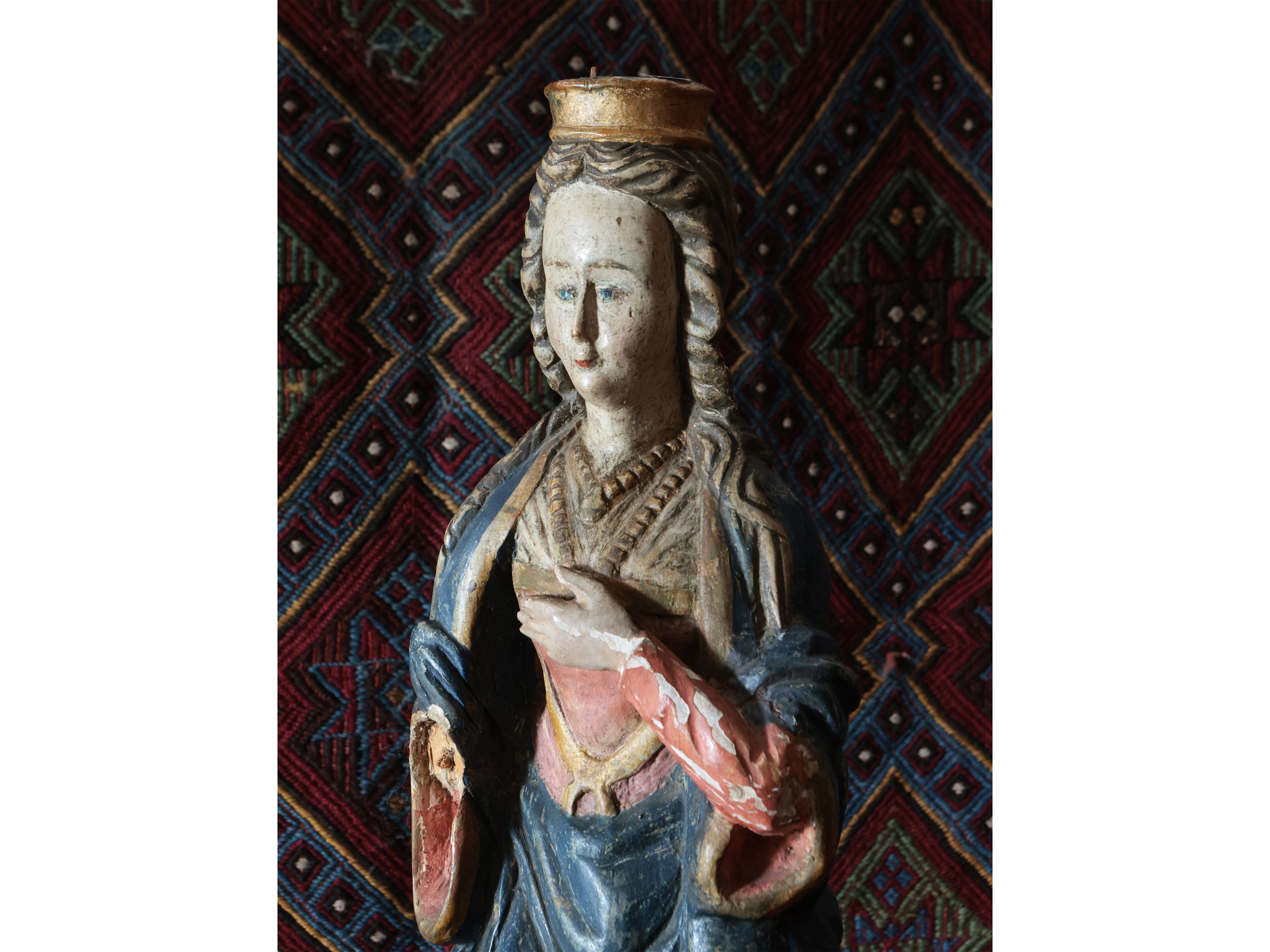 Figura Femminile in Legno Laccato e Dipinto