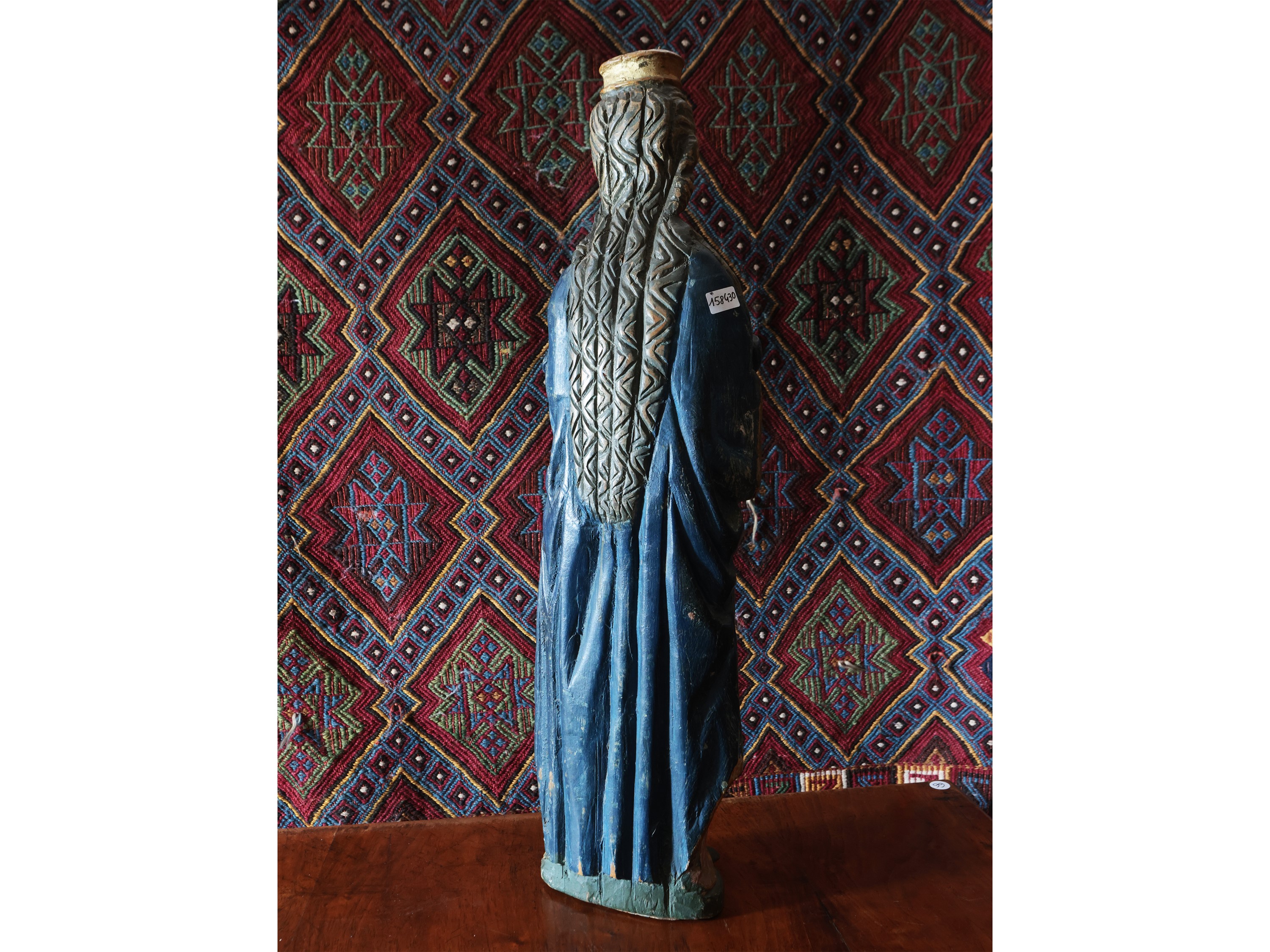 Figura Femminile in Legno Laccato e Dipinto