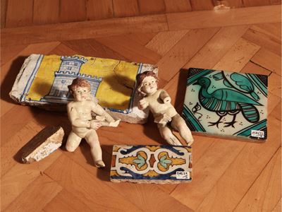Lotto di Curiosità in Terracotta Invetriata