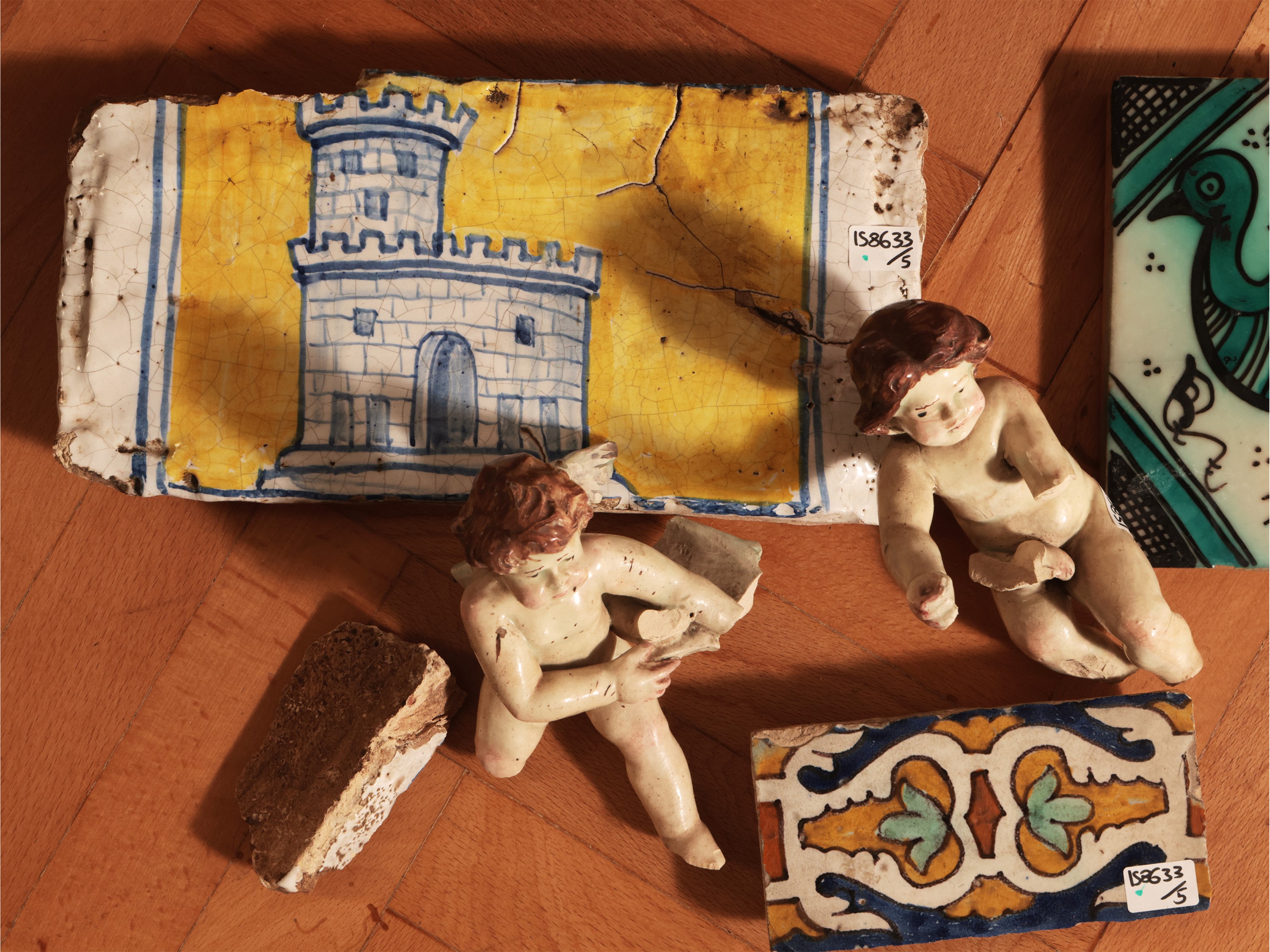 Lotto di Curiosità in Terracotta Invetriata