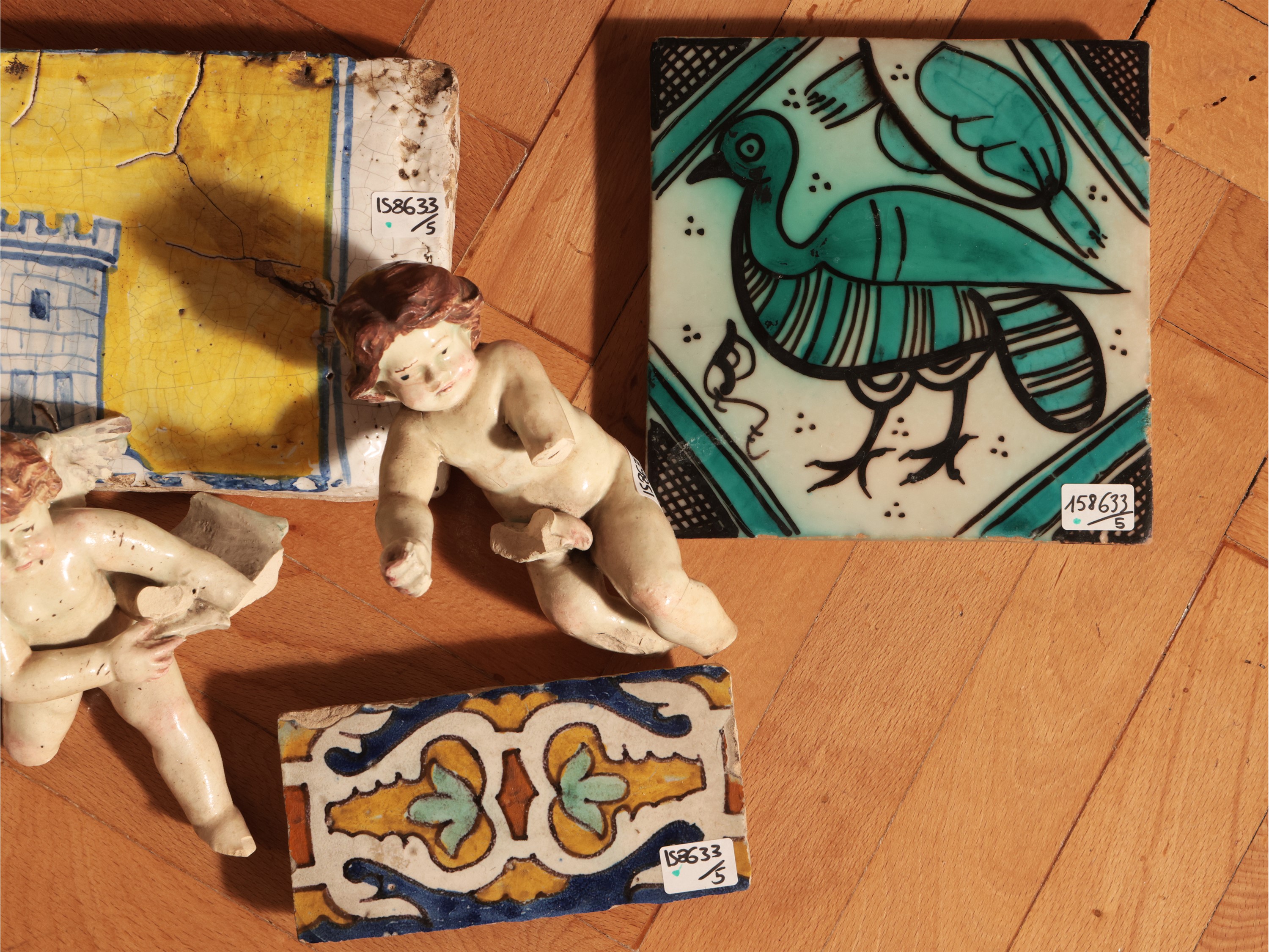 Lotto di Curiosità in Terracotta Invetriata