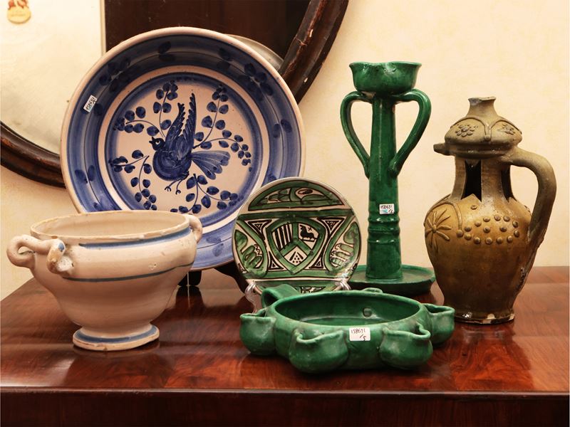 Assortimento di Maioliche Popolari