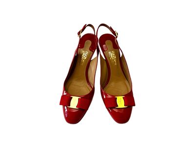 Salvatore Ferragamo, Decolletè Vara Slingback in Vernice Rossa