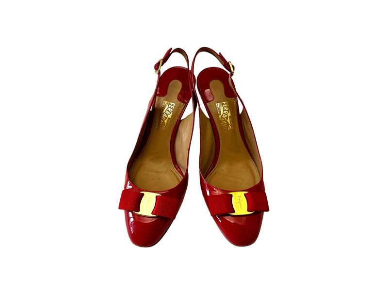 Salvatore Ferragamo, Decolletè Vara Slingback in Vernice Rossa