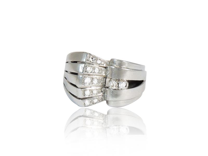 Anello a Fascia in Oro Bianco con Diamanti