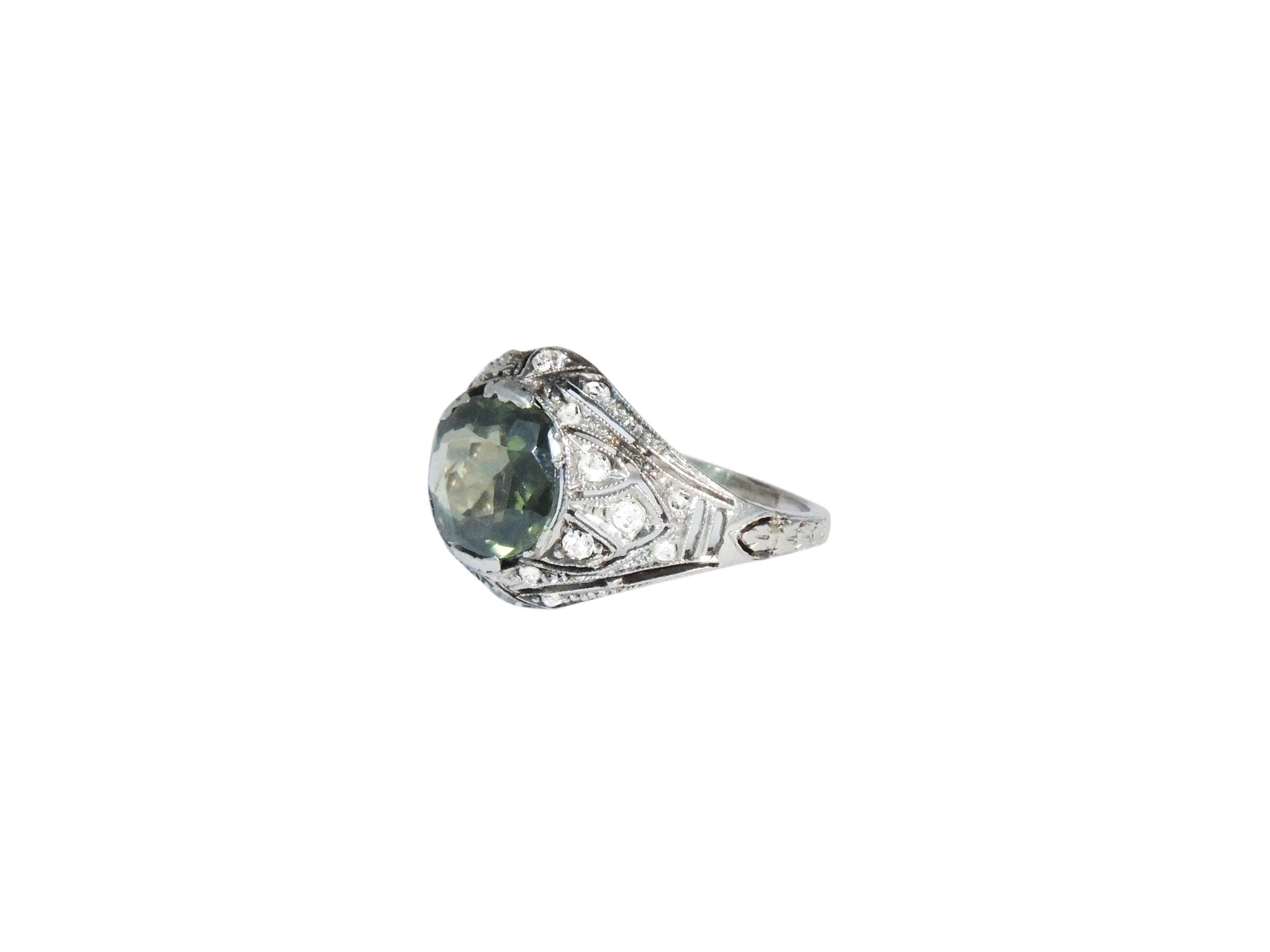 Anello in Oro Bianco con Diamanti e Tormalina Verde