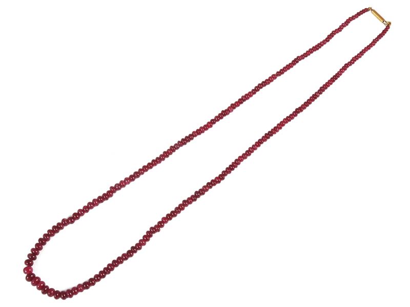 Collana di Rubini con Fermezza in Oro