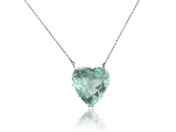 White gold little chain and heart pendant with aquamarine