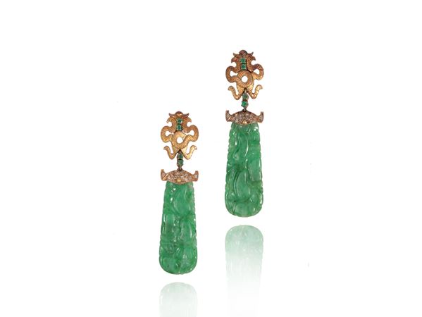 Yellow gold pendant earrings with diamonds, emeralds and jades