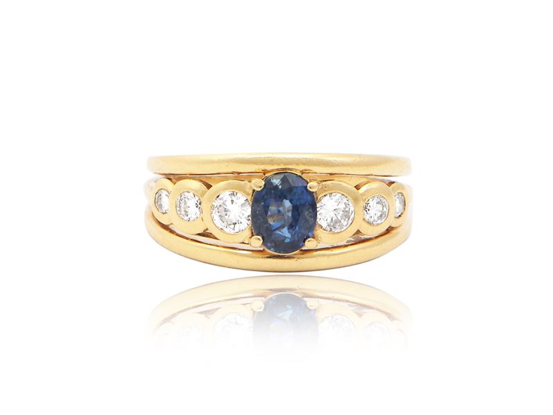 Anello Riviere in Oro Giallo con Diamanti e Zaffiro