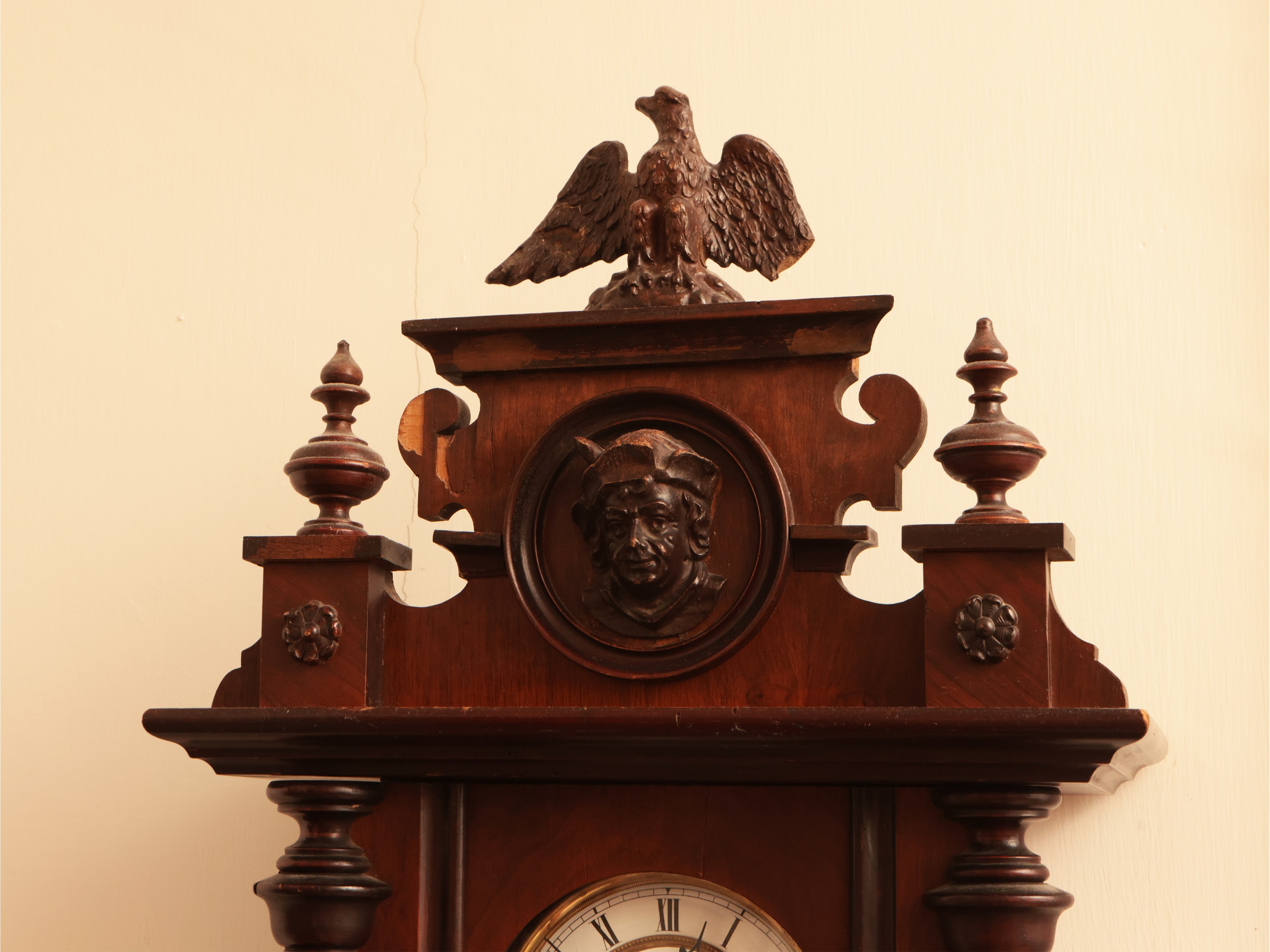 Orologio a Muro in Noce