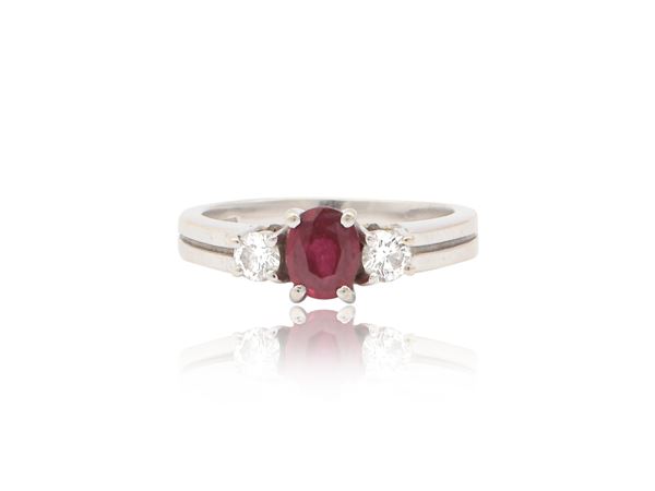 White gold ring with ruby diamonds